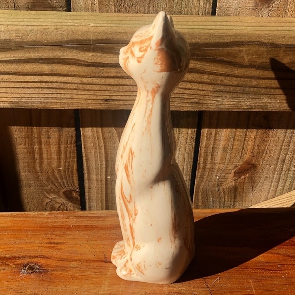 Alabama Clay Tall Sleek Cat Statuette Cream with Reddish Orange Swirls - Picture 4 of 7